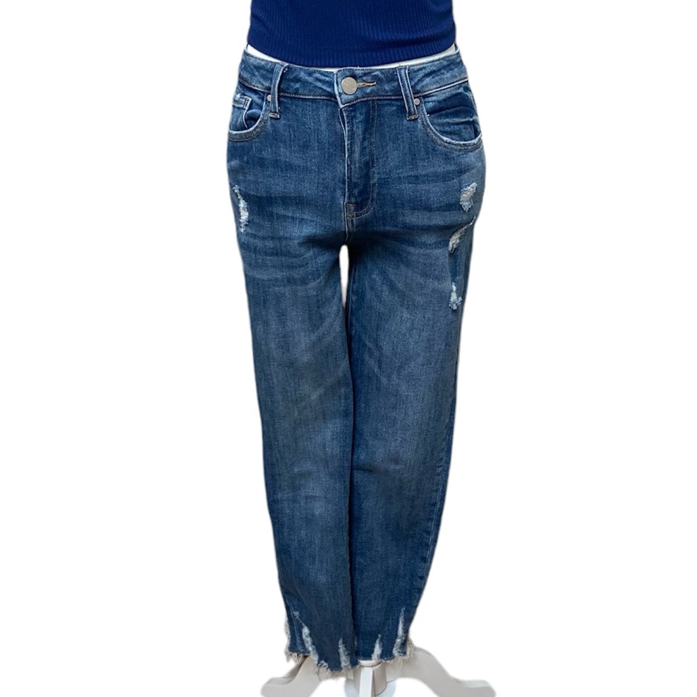Risen ankle cropped high rise distressed blue jeans